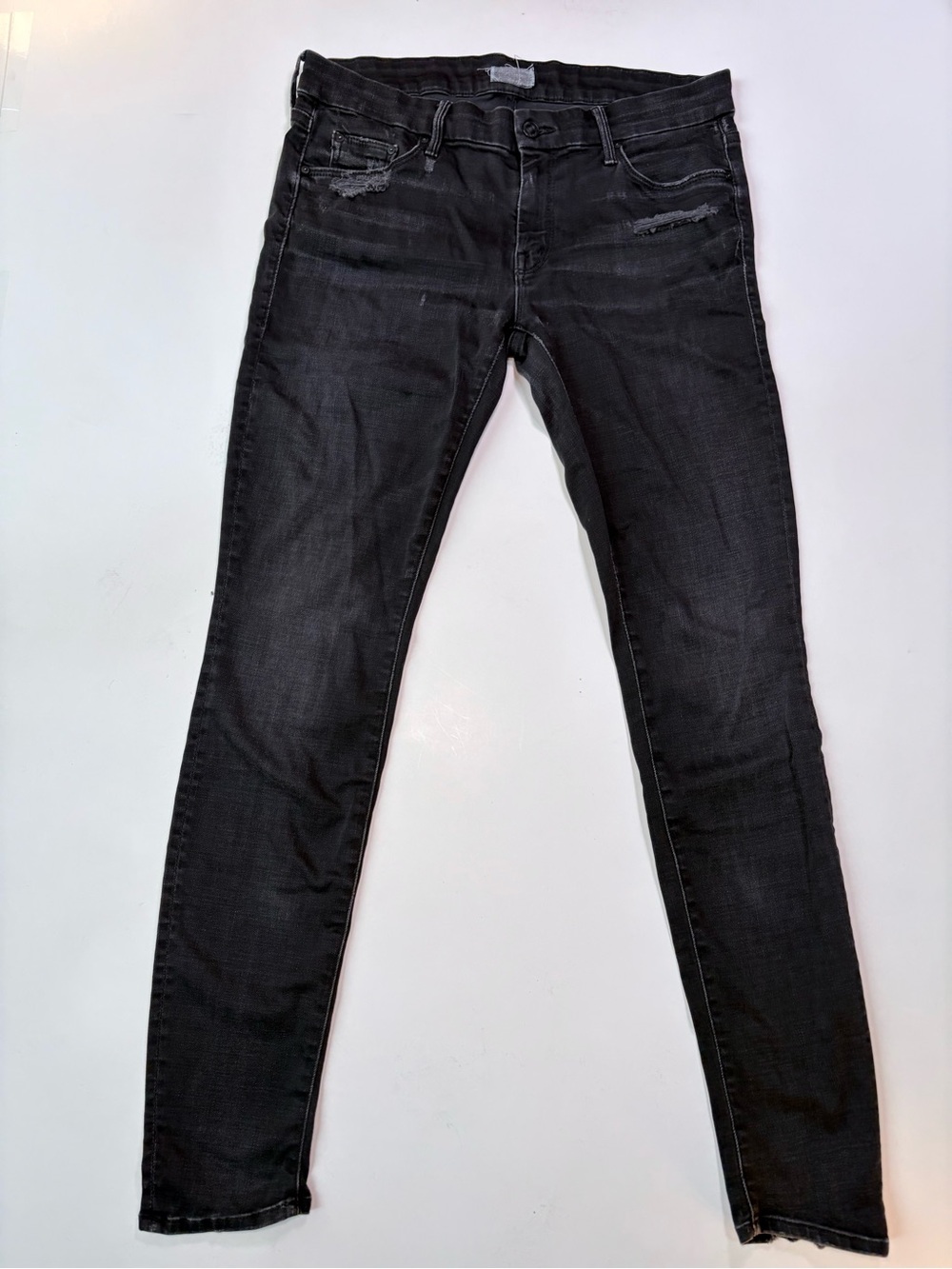 MOTHER W’s The Looker Distressed Skinny Jean
